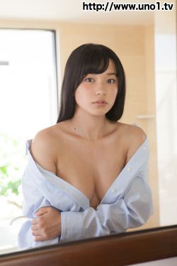 张馨予露全乳